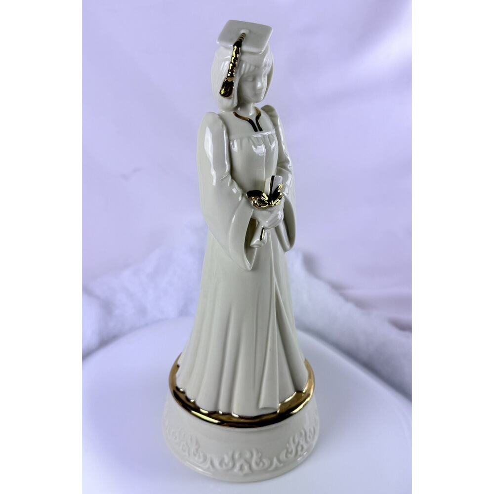 Graduate Girl Figurine SAN FRANCISCO MUSIC Box Plays Ppmp & Circumstance - Picture 3 of 10